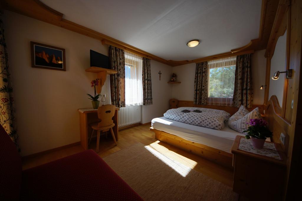 Chalet Frapes San Martino in Badia Ruang foto