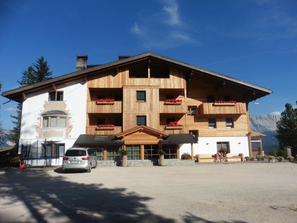 Chalet Frapes San Martino in Badia Bagian luar foto